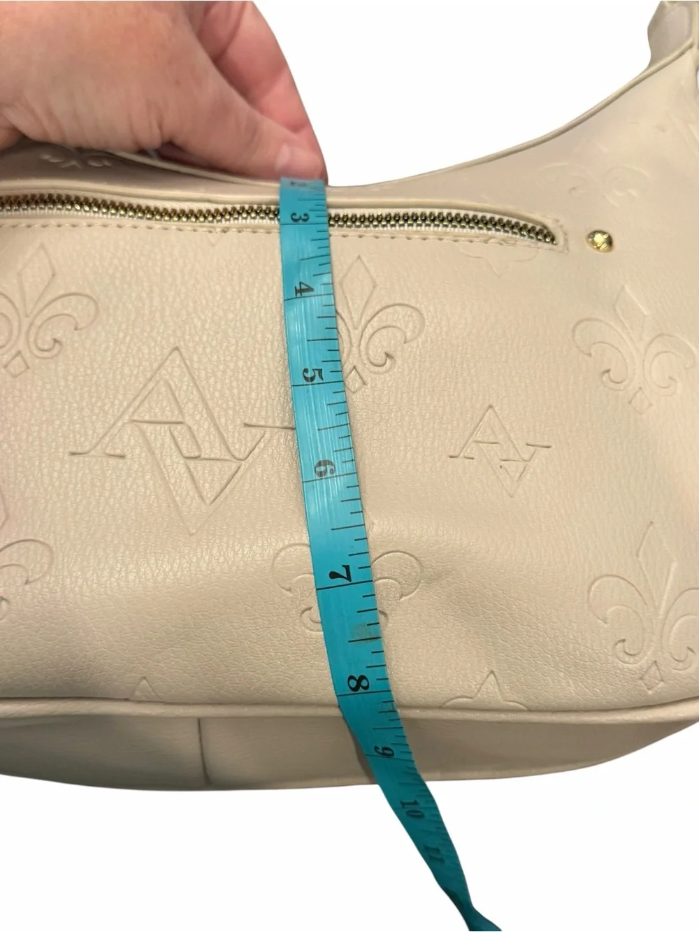 Adrienne Vittadini Ivory Marseille Signature Collection Hobo Bag New Preppy